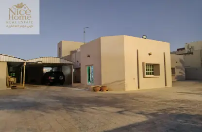 فيلا - 7 غرف نوم - 5 حمامات للبيع في الدفنة - الدفينة - الدوحة