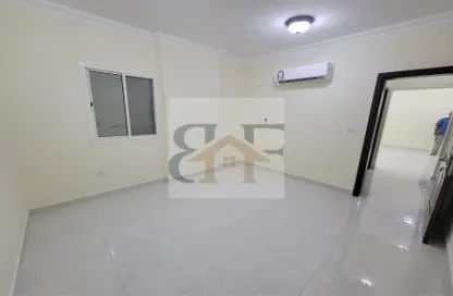 شقة - 2 غرف نوم - 2 حمامات للايجار في نجمة - الدوحة