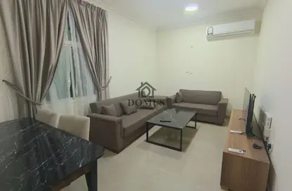 شقة - 2 غرف نوم - 2 حمامات للايجار في شارع تدمر - طريق المطار القديم - الدوحة