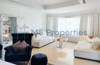 Apartment - 1 Bedroom - 2 Bathrooms for sale in West Porto Drive - Porto Arabia - The Pearl Island - Doha