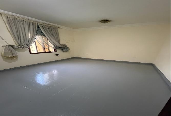 994322 - Property Image 2