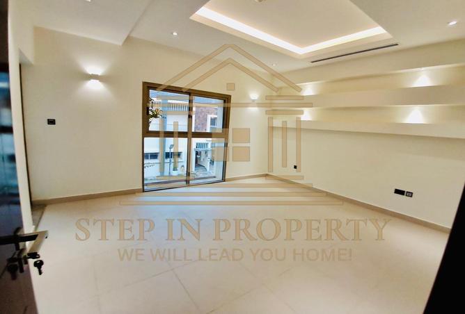 963768 - Property Image 2