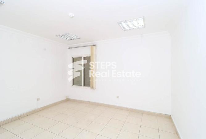 931635 - Property Image 2