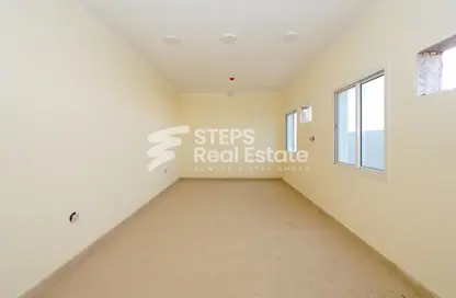 Labor Camp - Studio - 7+ Bathrooms for rent in Umm Salal Mahammad - Umm Salal Mohammed - Doha
