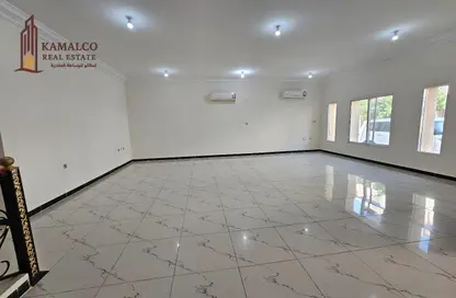Apartment - 5 Bedrooms - 4 Bathrooms for rent in Ain Khaled Villas - Ain Khaled - Doha