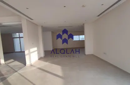 Villa - 4 Bedrooms - 5 Bathrooms for rent in Ain Khalid Gate - Ain Khaled - Doha