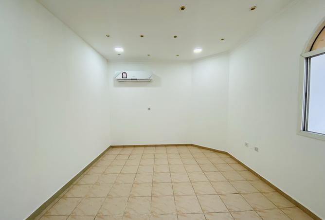 980527 - Property Image 2