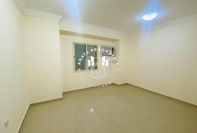 902090 - Property Image 3