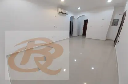 صورة لـ غرفة فارغة شقة - 2 غرف نوم - 2 حمامات للايجار في شارع عبد الرحمن بن جاسم - طريق مسيعيد - الوكرة ، صورة رقم 1