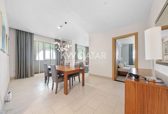 989384 - Property Image 2