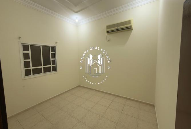 952425 - Property Image 3