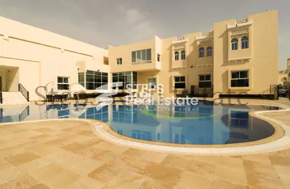 Compound - 5 Bedrooms - 5 Bathrooms for rent in Wholesale Market Street - Abu Hamour - Doha