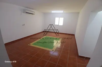 فيلا - 2 غرف نوم - 1 حمام للايجار في شارع المطار القديم - طريق المطار القديم - الدوحة