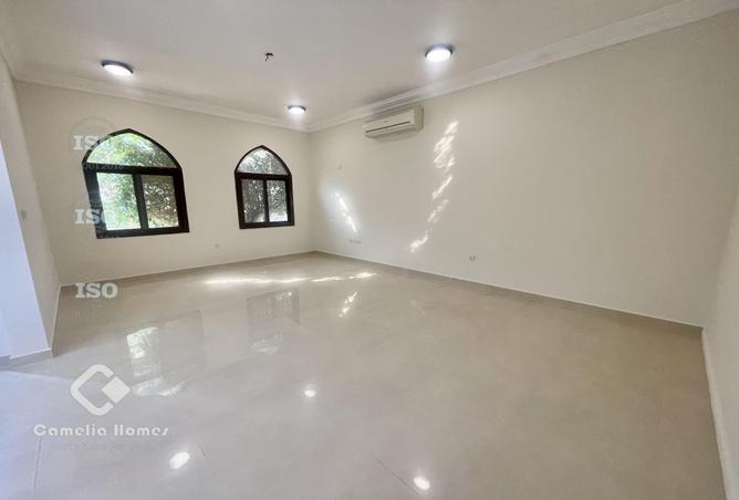 983222 - Property Image 2