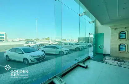 معرض - استوديو - 1 حمام للايجار في طريق سلوى - الدوحة