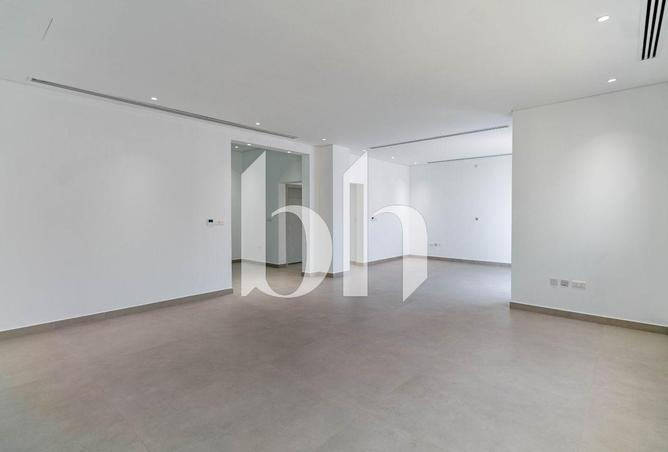 975196 - Property Image 2