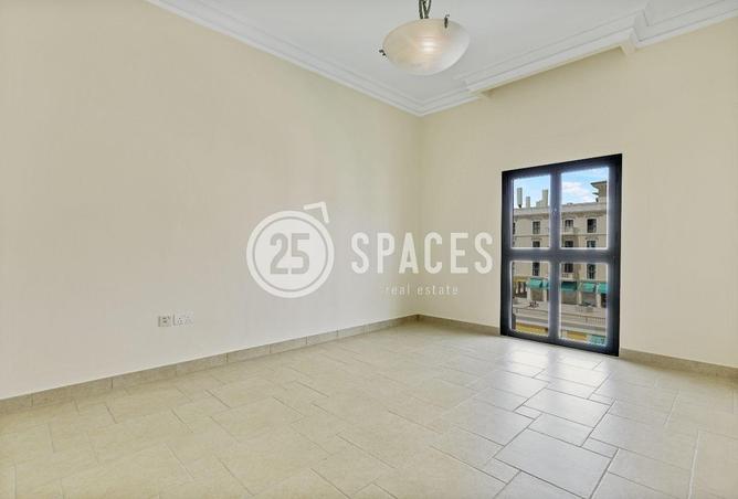 956295 - Property Image 3