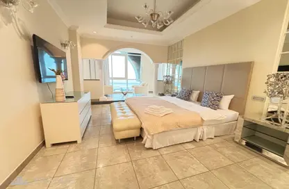 Penthouse - 4 Bedrooms - 7 Bathrooms for rent in Bilal Pearl Villas - The Pearl Island - Doha