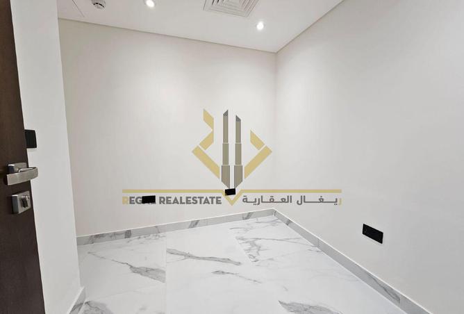 953390 - Property Image 3