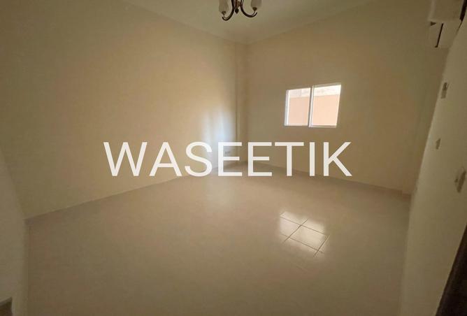 935400 - Property Image 2