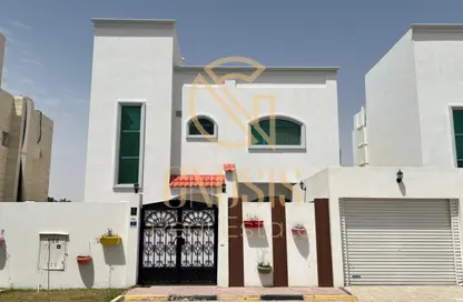 Compound - 3 Bedrooms - 3 Bathrooms for rent in Ain Khaled Villas - Ain Khaled - Doha