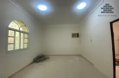 Apartment - 1 Bedroom - 1 Bathroom for rent in Salaja Street - Doha Al Jadeed - Doha