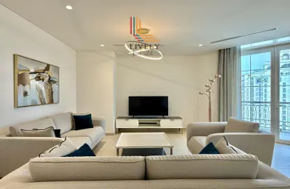 Apartment - 2 Bedrooms - 4 Bathrooms for rent in Floresta Gardens - Floresta Gardens - The Pearl Island - Doha