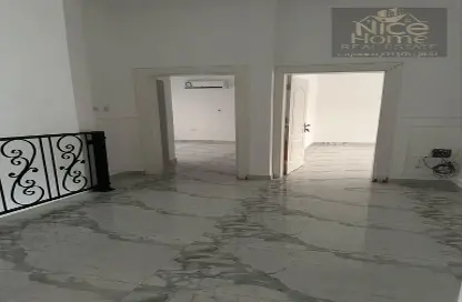 صورة لـ ردهة-ممر فيلا - 6 غرف نوم - 5 حمامات للايجار في الريان - الدوحة ، صورة رقم 1