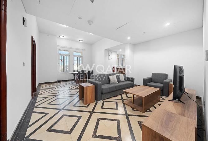 975219 - Property Image 2