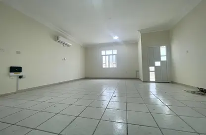 Apartment - 4 Bedrooms - 3 Bathrooms for rent in Old Airport Road - Old Airport Road - Doha