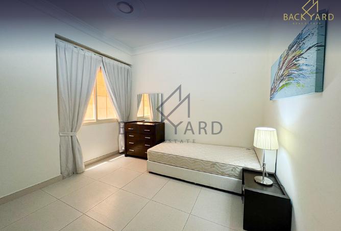 932275 - Property Image 2