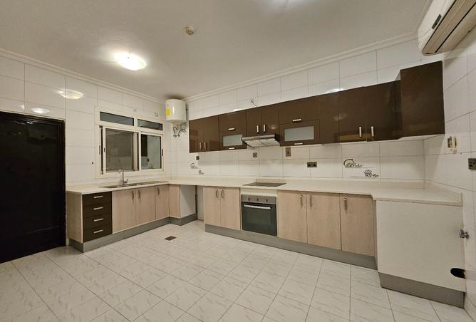 1001749 - Property Image 3