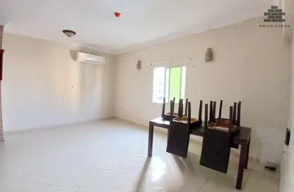 Apartment - 1 Bedroom - 1 Bathroom for rent in Umm Ghwailina Comm - Umm Ghuwalina - Umm Ghuwailina - Doha