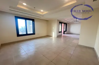 Apartment - 2 Bedrooms - 2 Bathrooms for rent in East Porto Drive - Porto Arabia - The Pearl Island - Doha