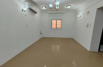 Apartment - 1 Bedroom - 1 Bathroom for rent in Umm Ghwailina Comm - Umm Ghuwalina - Umm Ghuwailina - Doha