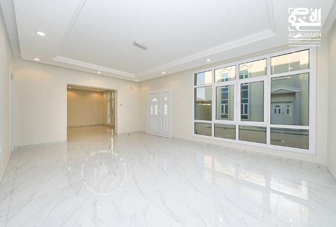 961073 - Property Main Image