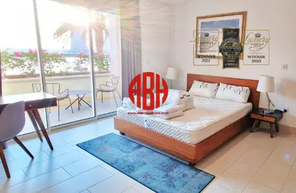 Apartment - 3 Bedrooms - 5 Bathrooms for rent in Viva East - Viva Bahriyah - The Pearl Island - Doha