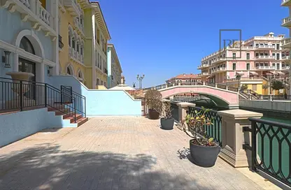 Townhouse - 2 Bedrooms - 3 Bathrooms for sale in Murano - Qanat Quartier - The Pearl Island - Doha