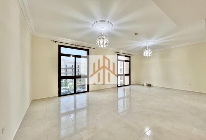 939391 - Property Image 2