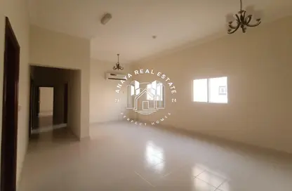 شقة - 3 غرف نوم - 2 حمامات للايجار في شارع المطار القديم - طريق المطار القديم - الدوحة