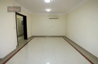 Apartment - 2 Bedrooms - 2 Bathrooms for rent in Al Kinana Street - Al Sadd - Doha