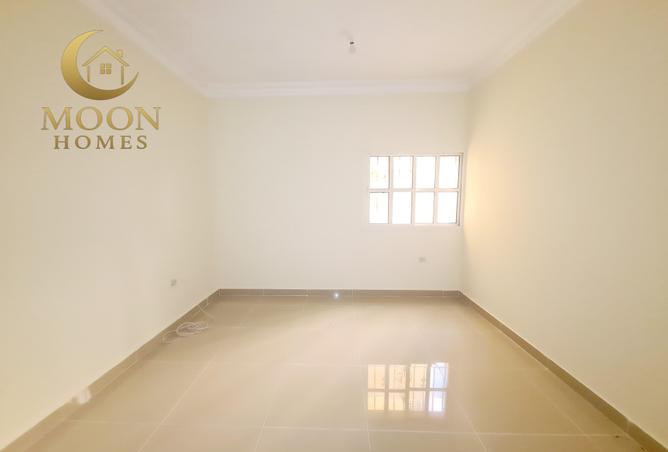 987242 - Property Image 3