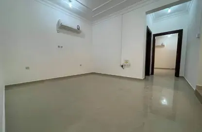 شقة - غرفة نوم - 1 حمام للايجار في شارع النعيجة - غرب الهلال - الهلال - الدوحة