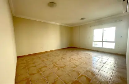 Empty Room image for: Apartment - 2 Bedrooms - 3 Bathrooms for rent in Al Doha Plaza - Al Sadd - Al Sadd - Doha, Image 1
