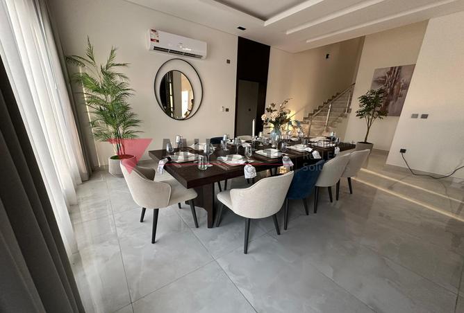 820494 - Property Image 2