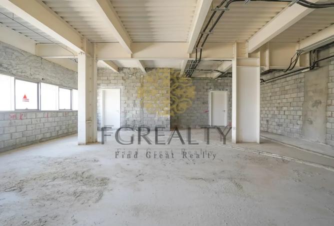 921393 - Property Image 2