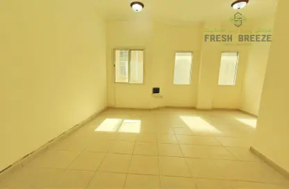 Empty Room image for: Apartment - 2 Bedrooms - 2 Bathrooms for rent in Al Muntazah - Doha, Image 1