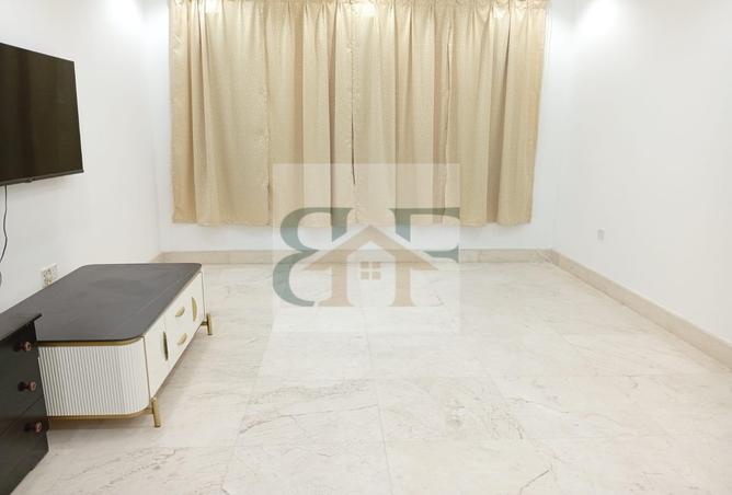 985204 - Property Main Image