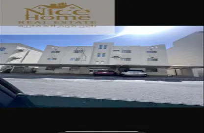 بناية كاملة - 2 غرف نوم - 2 حمامات للبيع في مدينة خليفة جنوب - مدينة خليفة - الدوحة