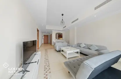 Apartment - 1 Bedroom - 2 Bathrooms for rent in West Porto Drive - Porto Arabia - The Pearl Island - Doha